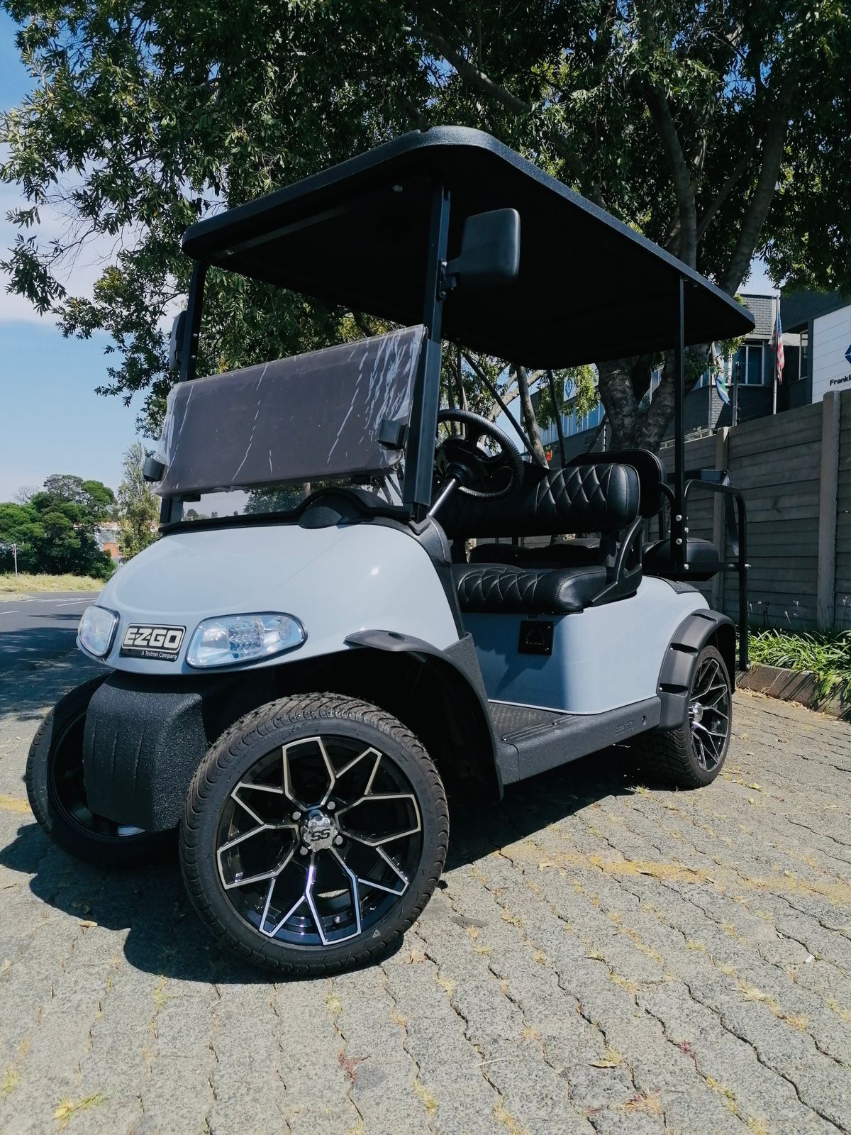 E-Z-GO RXV golf cart, Nardo grey